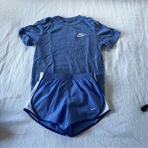 LIKE NEW Girls Nike Blue Athletic Running  Set